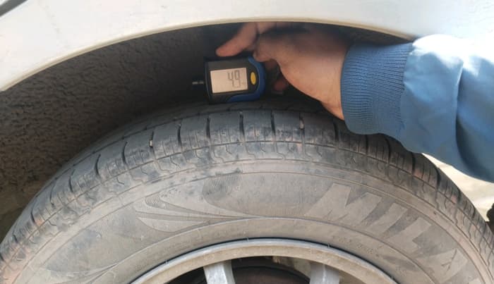 2018 Maruti Dzire VDI, Diesel, Manual, 2,94,446 km, tyre