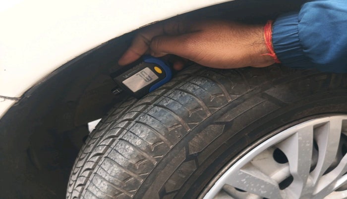 2020 Maruti Dzire LXI, Petrol, Manual, 60,465 km, tyre