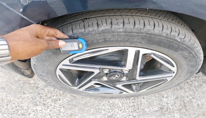 2023 Hyundai GRAND I10 NIOS ASTA AMT 1.2 KAPPA VTVT, Petrol, Automatic, 22,696 km, tyre