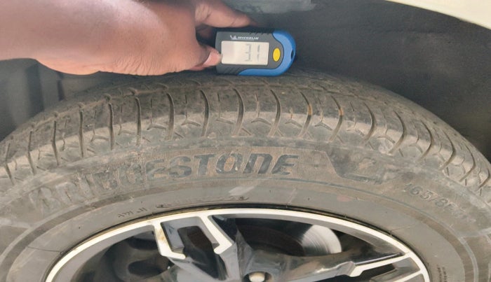 2014 Maruti Swift VDI, Diesel, Manual, 1,58,570 km, tyre