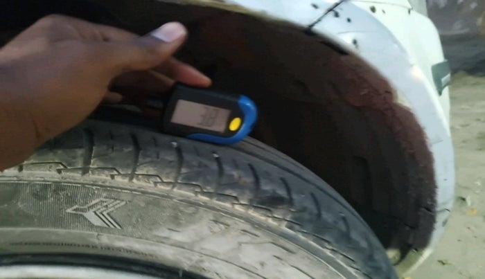 2011 Maruti Swift VDI, Diesel, Manual, 1,60,943 km, tyre