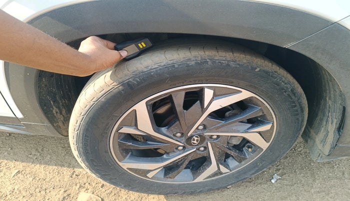 2020 Hyundai Creta SX (O) AT 1.5 DIESEL, Diesel, Automatic, 1,72,506 km, tyre