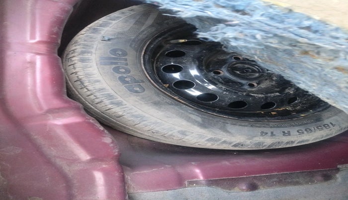 2017 Ford Figo Aspire TITANIUM 1.2 PETROL, CNG, Manual, 93,717 km, tyre