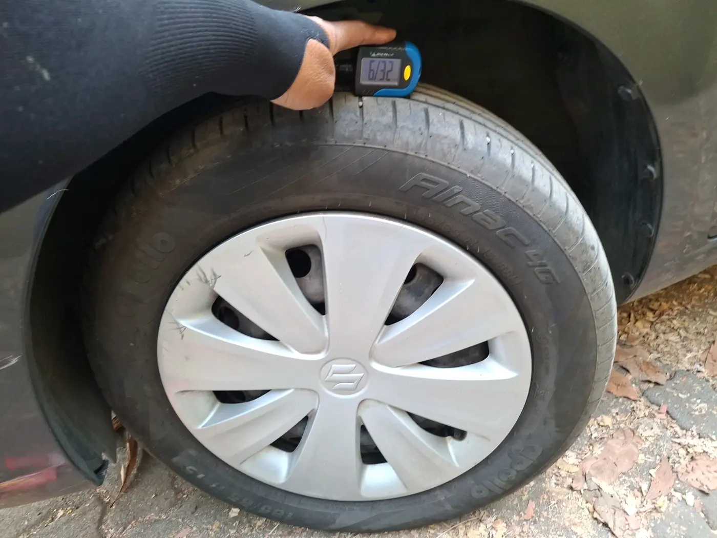 2016 Maruti Ertiga VXI CNG, CNG, Manual, 42,376 km, tyre