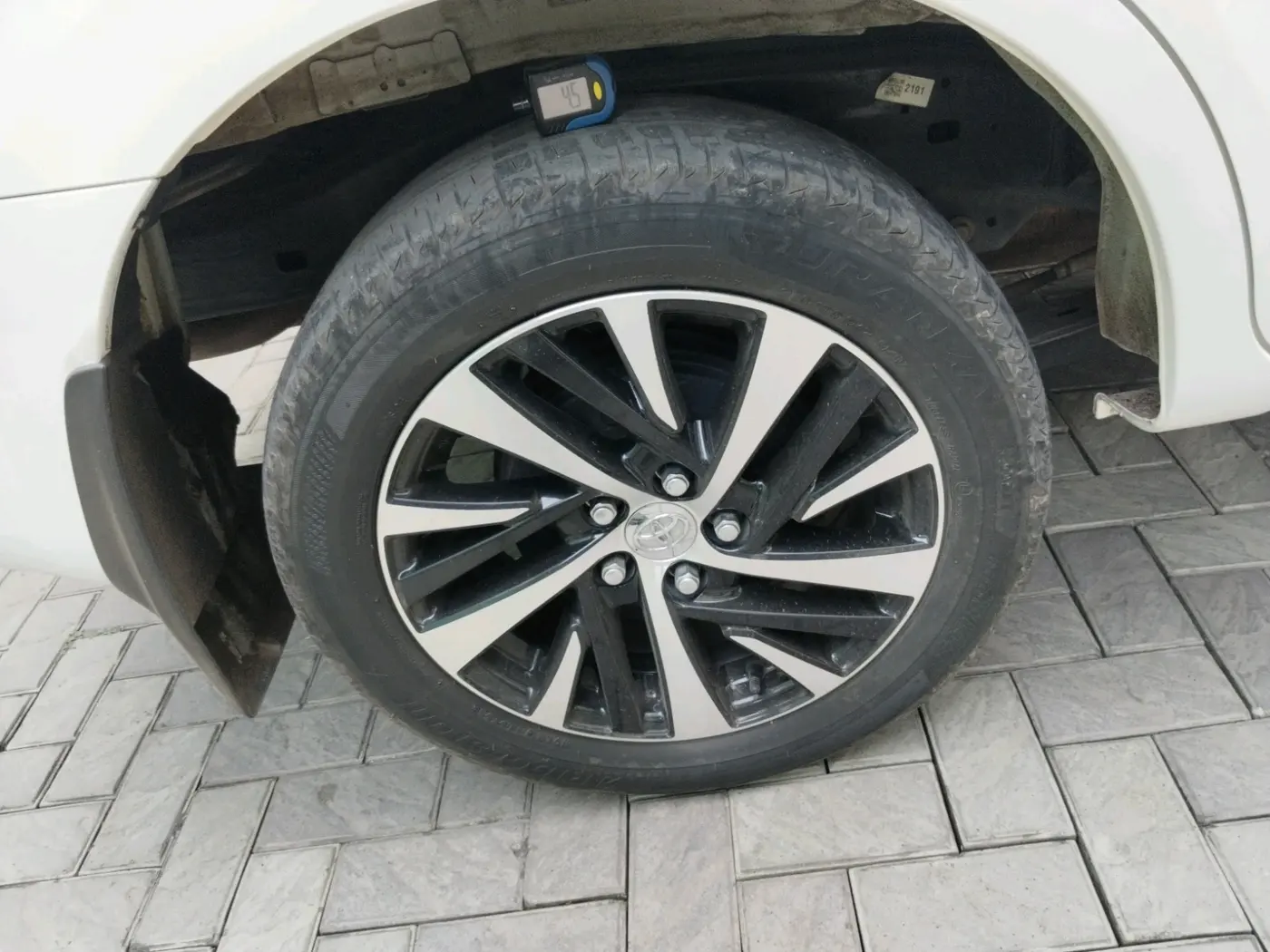 2021 Toyota Innova Crysta 2.7 ZX AT 7 STR, Petrol, Automatic, 19,351 km, tyre