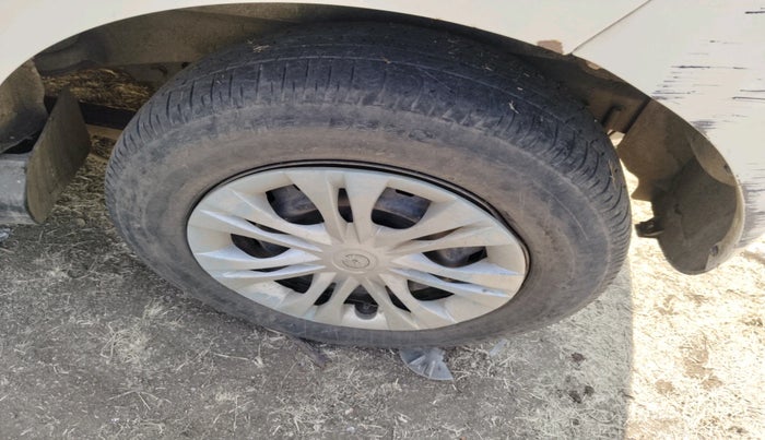 2013 Mahindra Quanto C6, Diesel, Manual, 1,28,032 km, tyre