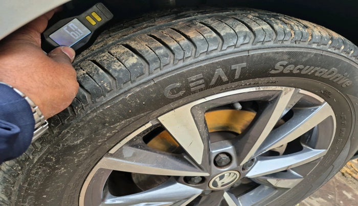 2022 Skoda SLAVIA STYLE 1.0L TSI AT, Petrol, Automatic, 10,826 km, tyre