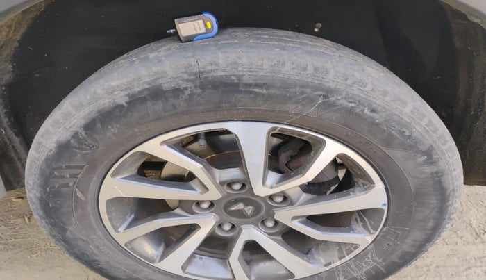 2023 Mahindra SCORPIO-N Z8 L DIESEL AT 2WD 7 STR, Diesel, Automatic, 82,838 km, tyre