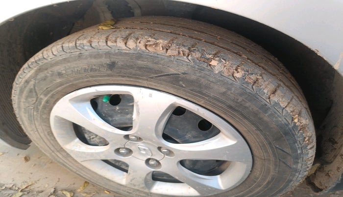 2012 Hyundai Verna FLUIDIC 1.4 VTVT, Petrol, Manual, 1,18,715 km, tyre