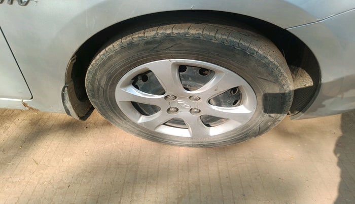 2012 Hyundai Verna FLUIDIC 1.4 VTVT, Petrol, Manual, 1,18,715 km, tyre