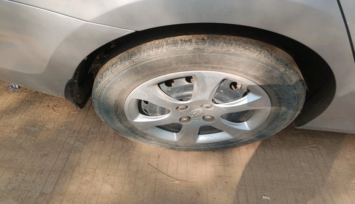 2012 Hyundai Verna FLUIDIC 1.4 VTVT, Petrol, Manual, 1,18,715 km, tyre