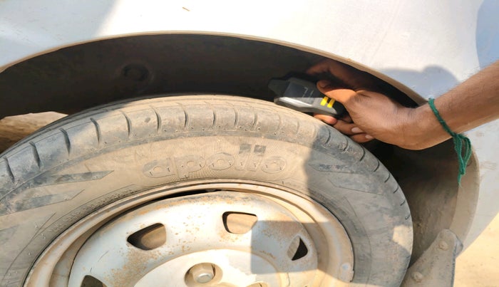 2011 Hyundai Santro Xing GL, CNG, Manual, 1,62,254 km, tyre