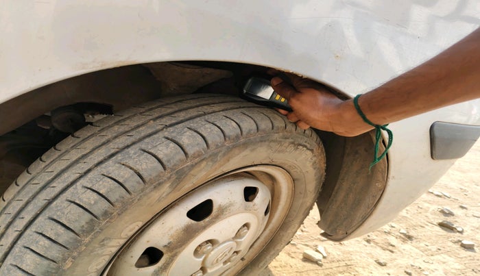 2011 Hyundai Santro Xing GL, CNG, Manual, 1,62,254 km, tyre