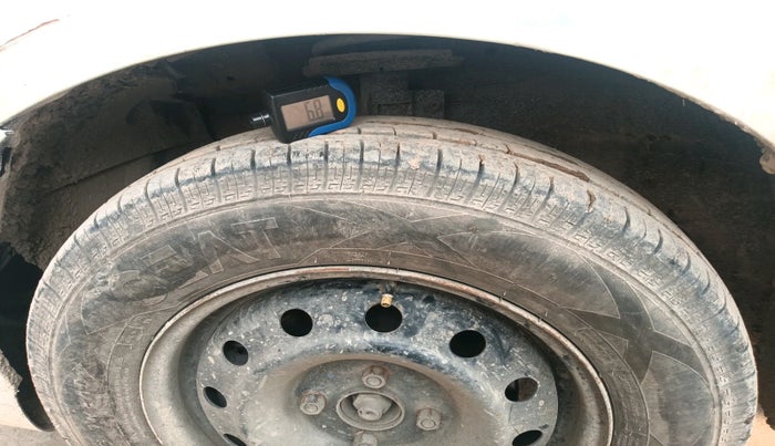 2014 Maruti Swift Dzire VXI, CNG, Manual, 93,528 km, tyre