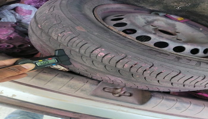 2014 Hyundai Xcent S 1.2, CNG, Manual, 1,83,247 km, tyre