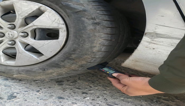 2014 Hyundai Xcent S 1.2, CNG, Manual, 1,83,247 km, tyre