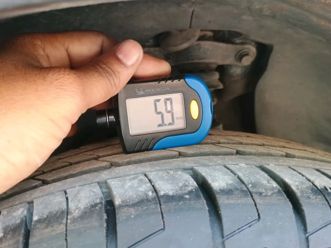 2018 Hyundai Creta SX AT 1.6 PETROL, Petrol, Automatic, 1,08,243 km, tyre