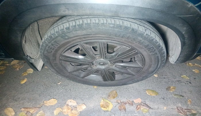 2021 Renault Kwid NEOTECH RXL 1.0 AMT, Petrol, Automatic, 34,207 km, tyre