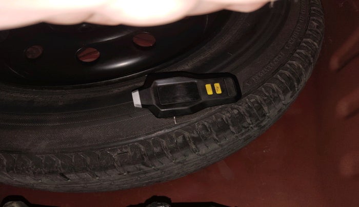 2019 Maruti Dzire VXI, Petrol, Manual, 59,950 km, tyre