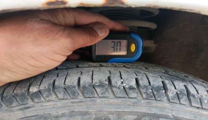 2011 Hyundai Santro Xing GL, CNG, Manual, 1,44,297 km, tyre