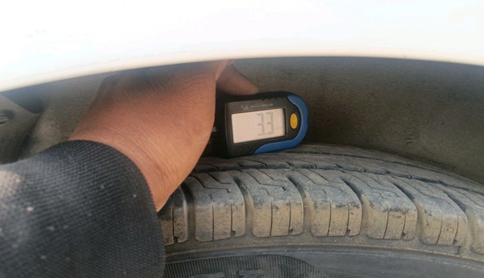 2014 Hyundai i10 MAGNA 1.1, Petrol, Manual, 1,10,613 km, tyre