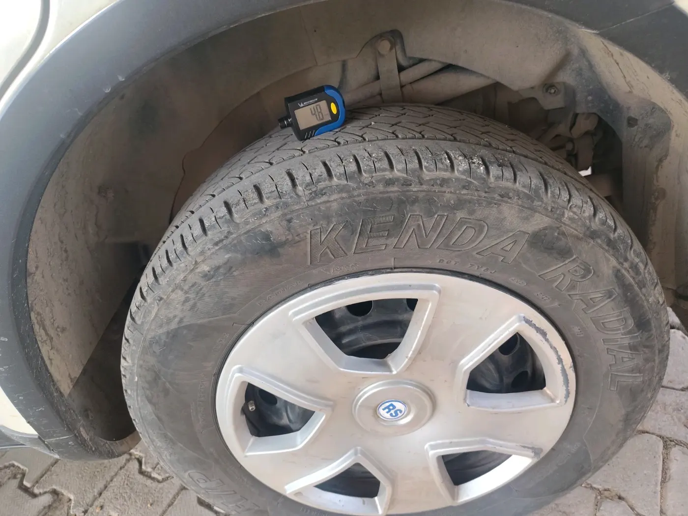 2016 Mahindra XUV500 W6, Diesel, Manual, 56,237 km, tyre