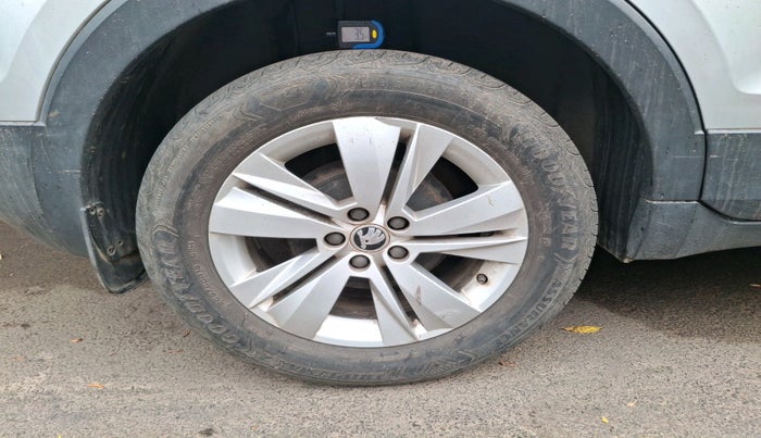 2021 Skoda KUSHAQ AMBITION 1.0L TSI MT, Petrol, Manual, 15,923 km, tyre