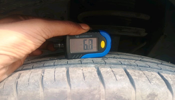 2022 Tata PUNCH ACCOMPLISHED MT CAMO EDITION, Petrol, Manual, 31,915 km, tyre