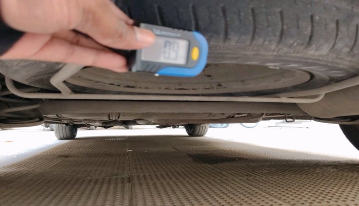 2014 Maruti Ertiga VXI CNG, CNG, Manual, 82,423 km, tyre