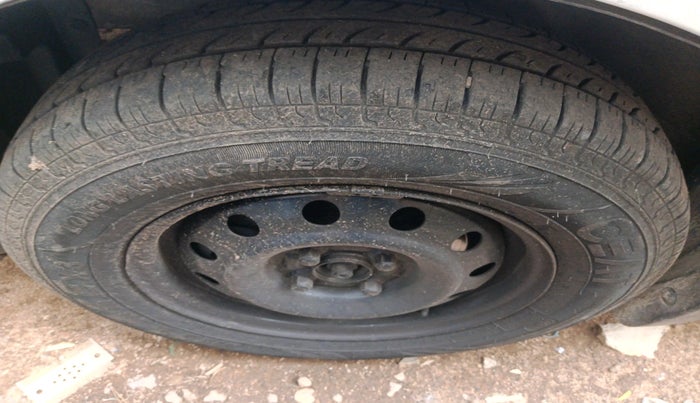 2016 Maruti Swift Dzire TOUR DIESEL, Diesel, Manual, 95,027 km, tyre