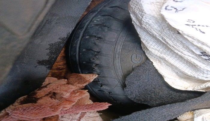 2016 Maruti Swift Dzire TOUR DIESEL, Diesel, Manual, 95,027 km, tyre