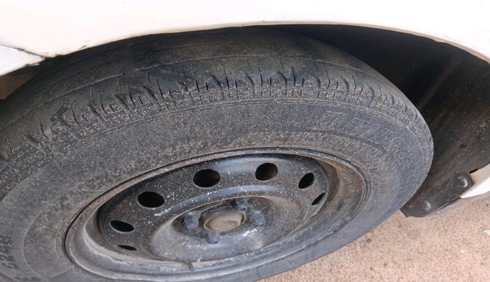 2016 Maruti Swift Dzire TOUR DIESEL, Diesel, Manual, 95,027 km, tyre