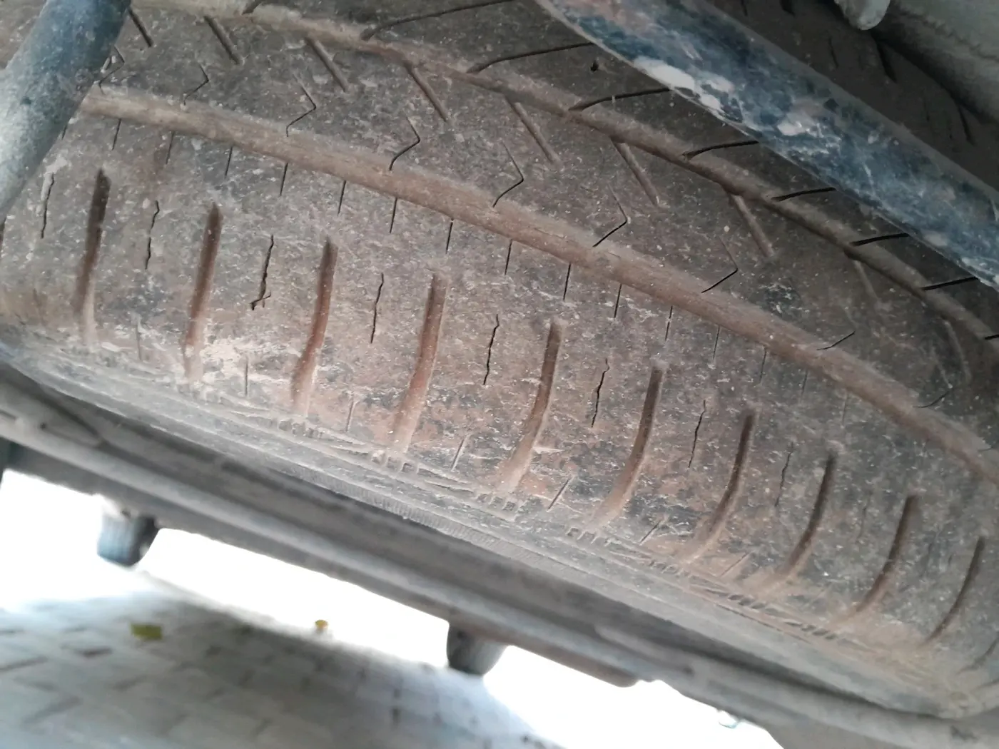 2012 Maruti Ertiga VXI, Petrol, Manual, 71,535 km, tyre