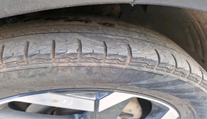 2021 Hyundai ALCAZAR 1.5 SIGNATURE MT 6STR, Diesel, Manual, 1,55,000 km, tyre