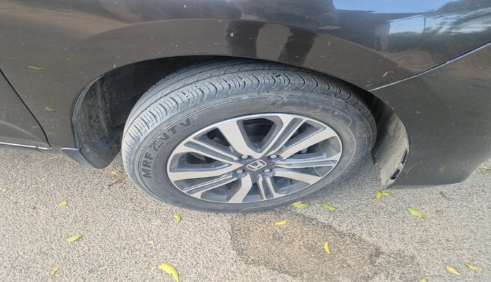 2023 Honda Amaze 1.2L I-VTEC VX CVT, Petrol, Automatic, 33,914 km, tyre