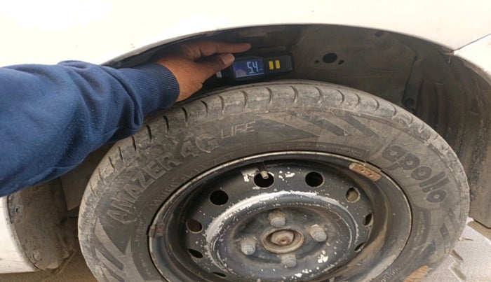 2016 Maruti Wagon R 1.0 LXI CNG, CNG, Manual, 1,14,654 km, tyre