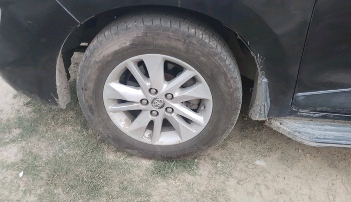 2019 Toyota Innova Crysta 2.4 G 8 STR, Diesel, Manual, 88,542 km, tyre