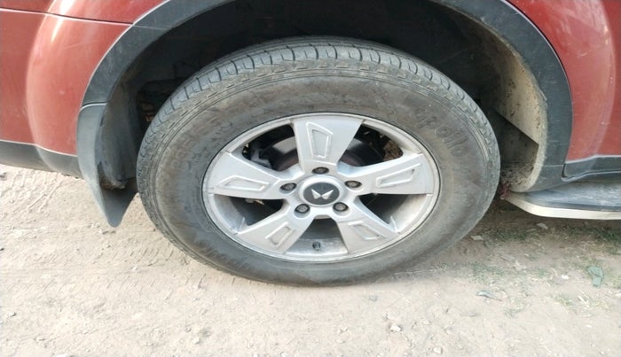 2016 Mahindra XUV500 W6, Diesel, Manual, 1,06,580 km, tyre