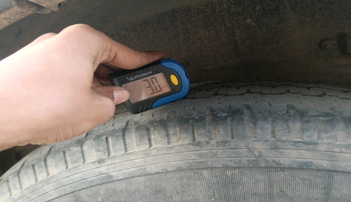 2017 Tata Hexa XE 4X2 7 STR, Diesel, Manual, 2,76,447 km, tyre