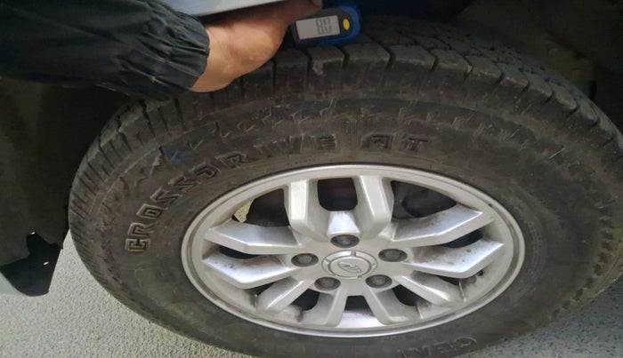 2018 Mahindra TUV300 T8, Diesel, Manual, 90,898 km, tyre