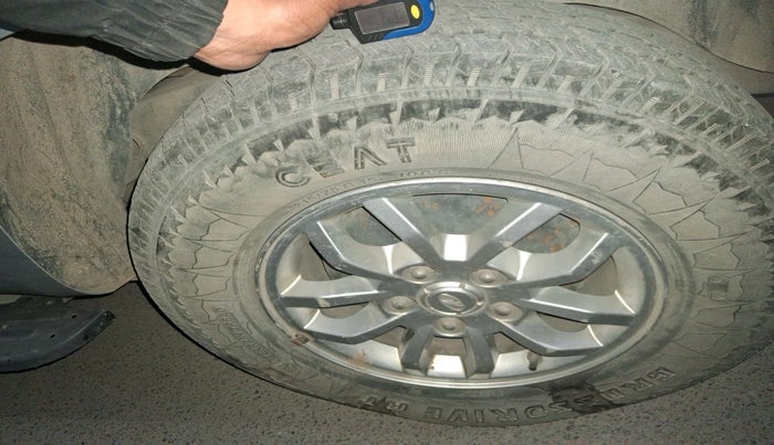 2018 Mahindra TUV300 T8, Diesel, Manual, 90,898 km, tyre