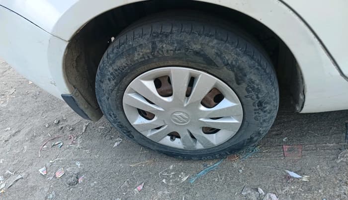 2015 Maruti Swift Dzire VDI, Diesel, Manual, 2,34,920 km, tyre