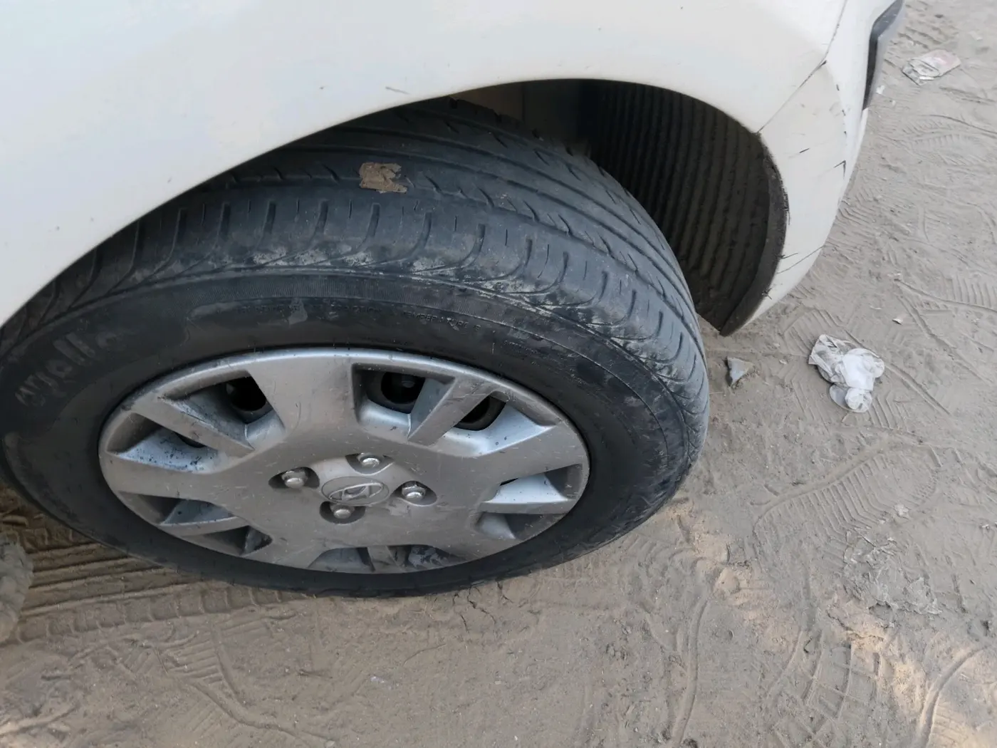 2012 Hyundai i20 MAGNA (O) 1.2, Petrol, Manual, 8,34,888 km, tyre