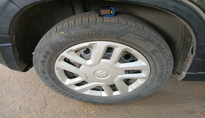 2017 Maruti Vitara Brezza VDI (O), Diesel, Manual, 1,46,603 km, tyre