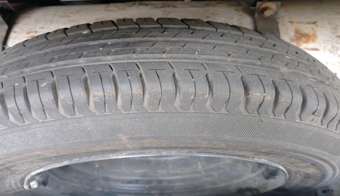 2018 Maruti Swift ZXI AMT, CNG, Automatic, 1,15,679 km, tyre