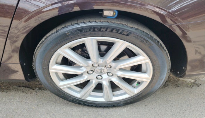 2018 Volvo S90 D4 INSCRIPTION , Diesel, Automatic, 68,375 km, tyre