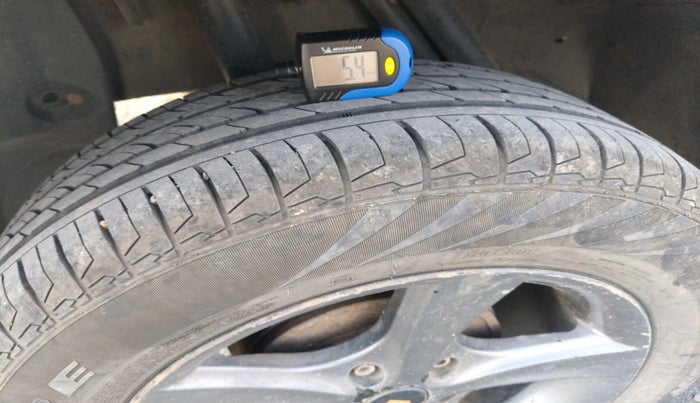 2014 Renault Duster 85 PS RXL DIESEL, Diesel, Manual, 1,32,525 km, tyre