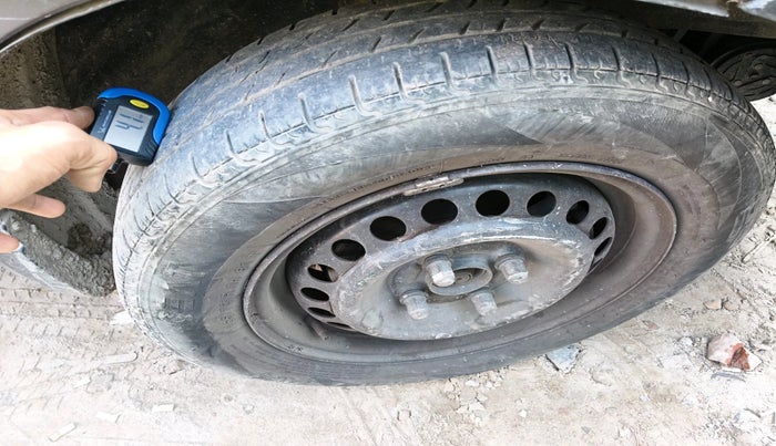 2015 Honda Amaze 1.2L I-VTEC S, CNG, Manual, 1,07,980 km, tyre