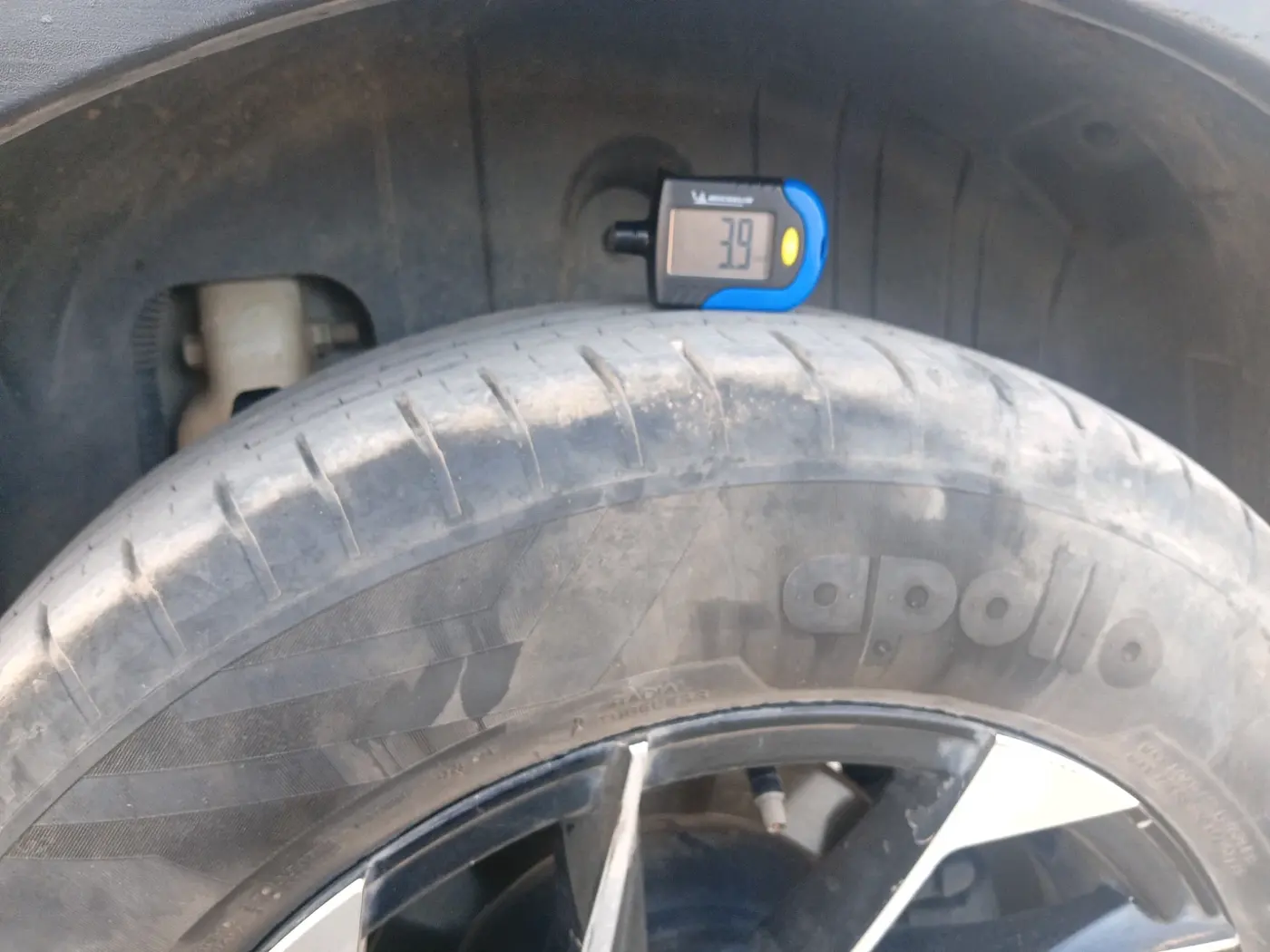 2023 Mahindra XUV300 W6 1.5 Diesel, Diesel, Manual, 38,000 km, tyre