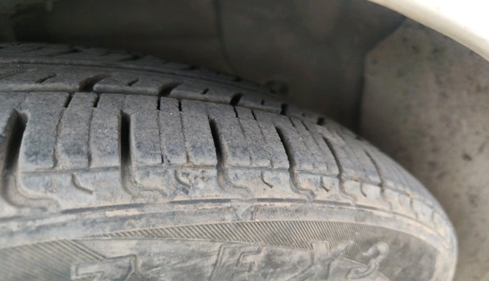 2014 Hyundai Xcent SX 1.1 CRDI, Diesel, Manual, 87,156 km, tyre